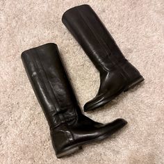 Beautiful Soft Genuine Leather Riding Boot. Took Very Good Care Of These Gorgeous Coach Boots. Absolutely No Flaws Apart From Under Soles Size : 7.5 Black Leather Riding Boots, Coach Boots, Riding Boot, Leather Riding Boots, Vintage Coach, Coach Shoes, Shoes Heels Boots, Riding Boots, Vintage Black