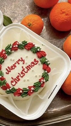 Minimalist Christmas Cake Aesthetic, Cute Christmas Cake Ideas Easy, Christmas Bento Cake Ideas, Christmas Bento Cake Design, Bento Cake Natal, Christmas Lunchbox Cake, Minimalist Christmas Cake, Christmas Cake Aesthetic, Christmas Bento Cake