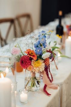 Modern minimalist wedding featuring colourful wildflowers at Berkeley Fieldhouse in Toronto. Photography by Boakview Photography, planning by Events by Whim Wild Flower Wedding, Wildflower Centerpieces, Wedding Color Schemes Spring, Wedding Ambiance, Toronto Photography, Wedding Reception Table Decorations, Minimalist Wedding Decor, Yosemite Wedding, Dream Venue