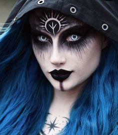 Dark Fairy Makeup, Poodle Costume, Metalhead Girl, Creepy Makeup, Halloween Makeup Pretty, Face Paint Makeup