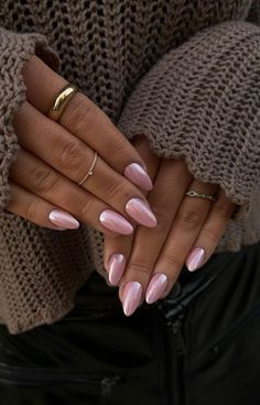 Unghie Sfumate, Pink Chrome Nails, Kutek Disney, Nails 2022, Pearl Nails, Neutral Nails, Heart Nails, Classy Nails, Nails Inspo