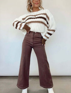 🍁👟 Boot Season Bliss: Yoga Pants Fall Fusion! Brown Pants Outfit, Chique Outfit, Cute Modest Outfits, Fall Inspiration, Cute Winter Outfits, Brown Pants, Cute Fall Outfits, Jeans Rock