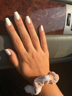 Nail Art Blanc, White Coffin Nails, Blue Acrylic Nails, Short Coffin Nails, White Acrylic Nails, Simple Acrylic Nails, Her Nails, Acrylic Nails Coffin Short, Summer Acrylic Nails