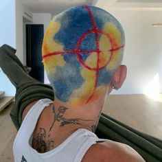 Geometric Shaved Hair Designs, Buzzed Hair Designs Men, Buzz Cut Dyed Hair Men, Buzzcut Dyed Hair Men, Buzzed Hair Designs, Aesthetic Buzzcut, Buzzcut Colored Hair, Painted Buzzcut, Buzzcut Dyed Hair