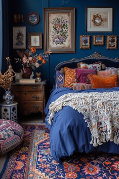 Bedroom With Patterned Bedding, Blue Moroccan Bedroom, Blue Rustic Bedroom Ideas, Moroccan Blue Bedroom, Burgundy And Blue Bedroom Ideas, Bohemian Blue Bedroom, Cerulean Blue Bedroom, Celestial Blue Bedroom, Funky Bedroom Ideas Bohemian