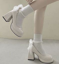 Aesthetic High Heel Shoes, White Platform Heels Aesthetic, Aesthetic Heels Vintage, Aesthetic Platforms, Aesthetic White Shoes, White Heels Aesthetic, White Shoes Aesthetic, Zapatos Coquette, White Shoes High Heels