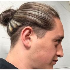 Men Long Hair Bun, Man Bun Curly Hair, Back Undercut, Man Bun Styles, Sleek Wedding, Bun Style