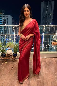 Shop for Punit Balana Red Organza Silk Saree With Blouse for Women Online at Aza Fashions Punit Balana, Malavika Mohanan, Desi Wedding Dresses, Organza Silk Saree, Simple Kurta Designs, Crepe Saree, Simple Sarees, Homecoming Dresses Tight, Red Saree