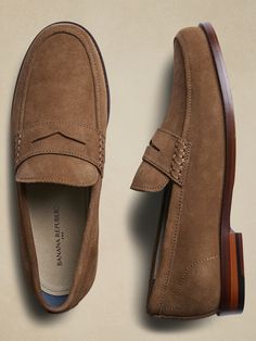 Suede Penny Loafer | Banana Republic Factory Best Mens Shoes, Outfits Caballero, Men Shoes Casual Loafers, Street Style For Men, Fall Menswear, Loafers Men Outfit, Mens Shoes Casual, Mens Suede Loafers, Gents Shoes