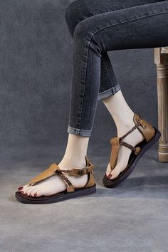 Brown Toe Post Slingback Sandals, Casual Beige Slingback Sandals With Single Toe Strap, Casual Summer Sandals, Spring Sandals, Summer Heels, Cute Quotes For Friends, Summer Sandals, Women Leather, Sandals Summer