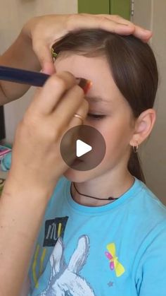 Cat Face Paint Tutorial, Cat Face Paint Easy For Kids, Rainbow Leopard Face Paint, Rainbow Face Paint Easy, Face Painting Ideas Animals, Kids Cat Face Paint, Unicorn Makeup Kids Easy, Halloween Kids Makeup Easy