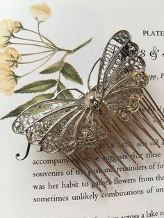 Butterfly Hair Comb, Bijoux Art Nouveau, Vintage Hair Combs, Dope Jewelry, Butterfly Hair, Butterfly Brooch, Prom Wedding