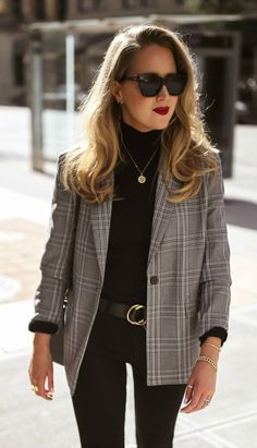 Blazer Outfits For Women, Fest Outfits, Black Turtleneck Sweater, Summer Work Outfits, Cat Eyes, Business Outfit, Black Turtleneck