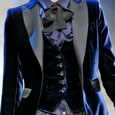 Velvet Fashion, Outfit Casual, Outfits Casuales, Milan Fashion Week, Runway Fashion, Suits For Women, Bow Tie