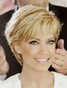 Hair Dye Trends, Short Hairstyles Over 50, Messy Bob Hairstyles, Latest Haircuts, Choppy Bob Hairstyles, Messy Short Hair, Short Choppy Hair