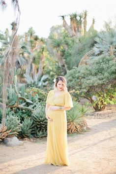 Maternity Photography Outfits, Maternity Dresses Photography, Summer Maternity Fashion, Maternity Photo Outfits, Maternity Photography Outdoors, High Fashion Photography, Glamour Photography, Maternity Photography Poses, Maternity Portraits