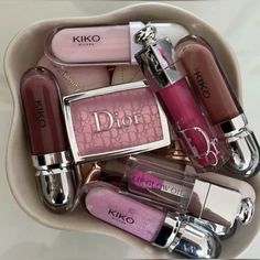 #dior#kikomakeup Trucco Glam, Profumo Victoria Secret, Koleksi Makeup, Dior Lip Glow, Makeup Bag Essentials, Dior Makeup, Makeup Obsession