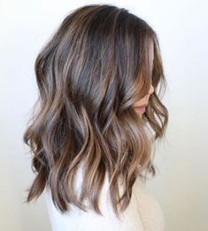 Soft Brown Highlights Brunettes, Brown Hair Short With Highlights, Trendy Brunette Hair 2024, Trendy Brown Hair Color, Medium Brown Hair With Highlights, Trendy Brown Hair, Kimberly Hair, Longbob Hair, Brown Hair Color Shades