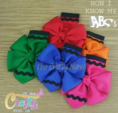 #crayonbows #b2sbows #primarycolors #schoolhair #cutebows #bowsfordays #bowseason #haircandy #thecraftynana Bow Inspiration, School Swag, Bow Season, Cricut Explore Air Projects, Organizing Hair Accessories, Pinwheel Bow, Ig Girls, Simple Hair, Cricut Explore Air