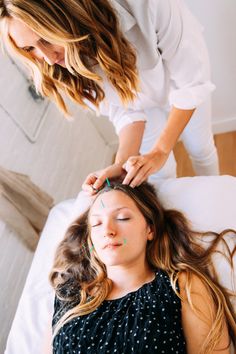 Acupunture Aesthetic, Physical Therapy Photoshoot, Cowork Space, Eastern Medicine, Red Orchids, Medical Practice, Business Photos, Branding Photoshoot, Reflexology