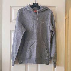 Gray Nike Hoodie; Size Small Hoodies Nike, Grey Nike Hoodie, Stitch Hoodie, Nike Sweatshirt, Style Hoodie, Grey Nikes, Embroidered Hoodie, Nike Hoodie, Comfy Hoodies