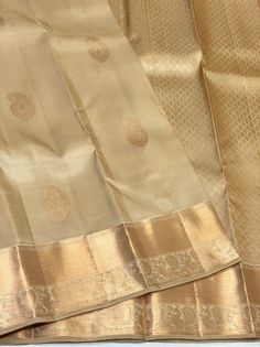 Off White Pattu Saree, Biscuit Colour Saree, White Silk Saree Bridal, Golden Pattu Saree, Gold Saree, Sari Design, New Saree Designs