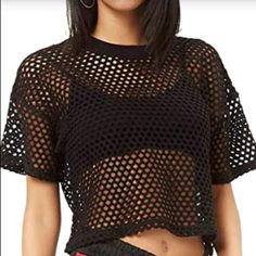 New Without Tags. Super Cute Mesh Top. 1990 Style, Fishnet Crop Tops, Look Grunge, Fishnet Top, T Shirt Crop Top, Mesh T Shirt, Mesh Shirt, Cropped Tops, Solid Clothes