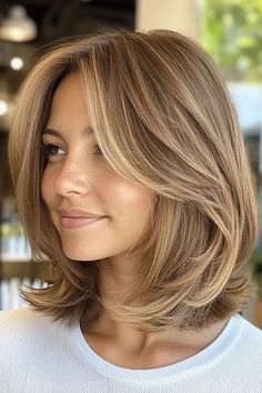 Layered Bob Black Hair, Medium Bob Layers, Layered Bob With Face Framing Layers, Short Hair With Layers And Face Framing, Short Hair Face Frame, 90 Layered Bob, Short Bob With Face Framing, Framing Layers Short Hair, Layered Bob Straight Hair