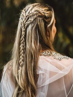 Game Of Thrones Vows, Majestic Hair, Moodboard Images, Disney Princess Wedding, Medieval Hairstyles, Favorite Disney Princess, Romantic Hairstyles, Chicago Wedding Venues, Fantasy Hair