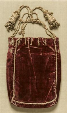 Medieval Bag, Folklore Fashion, Fall Handbags, Potli Bags, Period Outfit, Unique Purses, Silk Accessories, Medieval Clothing, Period Costumes