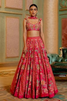 #dress #dresses #clothing #fashion Bhandani Print Lehenga, Lehenga Top Design Blouses, Summer Lengha, Benarasi Lehengas, Vibrant Lehenga, Pink Wedding Lehenga, Paulmi And Harsh, Sheer Dupatta, Lehenga And Blouse