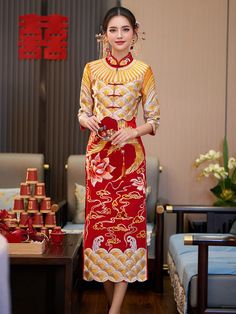 Traditional Cheongsam For Ceremony, Traditional Formal Dress With Stand Collar, Wedding Cheongsam With Stand Collar, Festive Cheongsam For Traditional Ceremonies, Formal Festive Dress With Stand Collar, Festive Stand Collar Wedding Dress, Gold Qipao, Wedding Qipao, Traditional Chinese Wedding