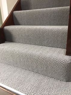 the carpeted stairs are clean and ready to be used