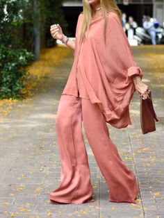 Ss2023 Fashion Trends, Monocolor Outfit, Colorful Loungewear, Mode Boho, Modesty Fashion, Elegante Casual, Muslimah Fashion Outfits, Fashion Attire, Stylish Dress Designs