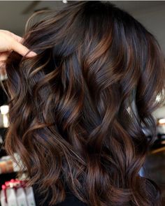 Hair Color For Hazel Eyes And Olive Skin, Dark Summer Hair, Dark Chocolate Hair, Dark Chocolate Brown Hair, Rambut Brunette, Chocolate Brown Hair Color, Hair Color Chocolate, Chocolate Hair, Brown Hair Color