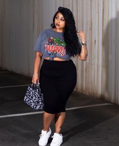 Tshirt Over Dress Plus Size, Plus Size Fashion For Women Casual, Plus Size Tshirt Outfits, Night Out Outfit Curvy, Plus Size Graphic Tee Outfit, Thick Baddie Outfits, Plus Size Summer Outfits Black Women, Waterpark Outfit, Thick Girlfriend Outfits Summer