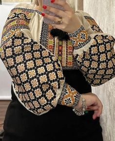 #vyshyvanka #vyshyvankawoman
#embroidery  #embroideredblouse Woman Embroidery, Ukrainian Vyshyvanka, Embroidered Wall Art, Ukrainian Embroidery, Womens Blouses, Embroidery Blouse, Embroidered Blouse, Blouse Dress, Womens Clothing Tops