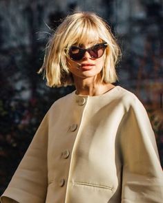 Blonde Bob With Fringe, Blonde Fringe, Short Blonde Bobs, Blonde Bangs, Bob Hairstyles With Bangs, Penteado Cabelo Curto, Short Blonde, Blonde Bobs, Short Hair With Bangs