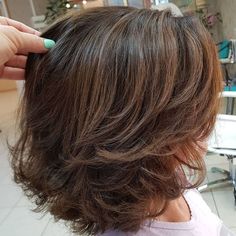 Medium Length Haircut With Flipped Layers Brown Layered Hair, Layered Thick Hair, Thick Hair Cuts, Thick Wavy Hair, Medium Layered Haircuts, Medium Length Hair With Layers, Short Layered Haircuts