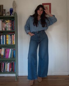 having a very merry denim on denim christmas ✌️ Madrid Spain Fashion, Size 10 Women Outfits, Denim Christmas, 1 Peter 3, Denim On Denim, Aesthetic Pastel, Aesthetic Pastel Wallpaper, Pastel Wallpaper, Fit Check