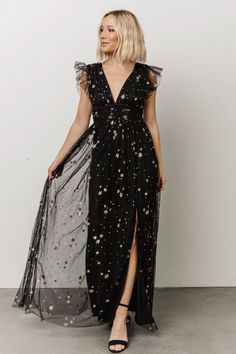 We're starstruck by this stunning dress! The Nova Shimmer Maxi Dress features gorgeous tulle material with a sparkling gold star pattern. Tulle Material, Baltic Born, Embellished Maxi Dress, Maxi Dress Black, Black Tulle, Glitter Dress, Dress Dusty, Maxi Dress Navy, Star Dress