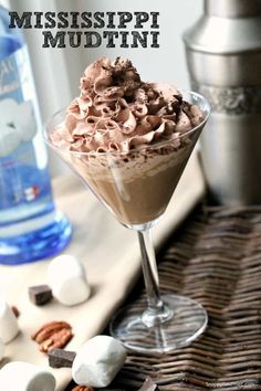 Marshmallow Vodka, Chocolate Martini Recipe, Mississippi Mud, Chocolate Martini, Chocolate Marshmallow, Godiva Chocolate, Martini Recipe, Chocolate Liquor, Chocolate Liqueur