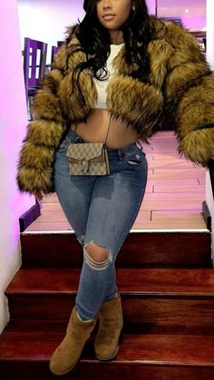 Cropped Fur Coat Outfit, Brown Fur Jacket Outfit, Fluffy Jacket Outfit, Fur Coat Cropped, Jamaica Outfits, Plus Size Baddie Outfits, Pic Inspiration, Jacket Puffer, Club Fits