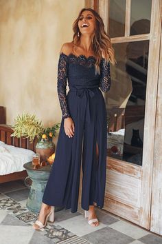 Spectacular Dresses, Godmother Outfit, Jumpsuit Ideas, Jumpsuit Outfit Wedding, Ladies Jumpsuits, Bridesmaid Outfits, Crochet Jumpsuits, Jumpsuit For Wedding Guest, Wedding Guest Outfit Fall