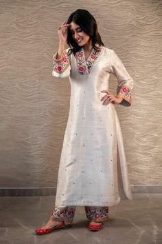 Suit Indian, Kurta Palazzo Set, Stylish Kurtis Design, Kurti Sets, Simple Kurta Designs, Simple Kurti Designs, Dhoti Pants, Kurti Designs Latest