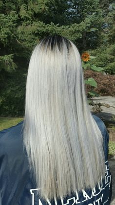 Platinum white blonde hair with blue undertones & dark shadow root. By Amanda. #RedkenShadesEQ 09B Platinum Hair Black Roots, Silver Platinum Hair, Get Long Hair, Bday Hair, Icy Blonde Hair, White Blonde Hair, Hair Shadow