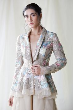 Jacket Pant Suit Indian, Blazer Outfits For Women Indian Wedding, Traditional Blazers For Women, Jacket Indian Outfit, Jacket Style Dresses Indian, Indowestern Outfits Wedding Women, Embroidered Suits For Women, Winter Collection For Women, Designer Dresses Couture