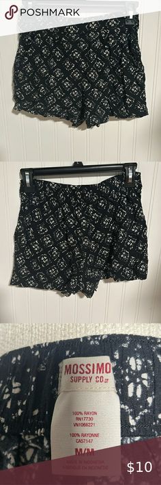 Mossimo Black and White Floral Shorts Black And White Floral, Comfy Shorts, Floral Shorts, Shorts Black, Target, Black And White, Outfit Inspo, Plus Fashion, Floral