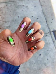 Five of the six stones Superhero Nails, Avengers Nails, Marvel Nails, Artsy Nails, Sns Nails Designs, Nails Basic, Nail Design Glitter, Crazy Nail Designs, Retro Nails