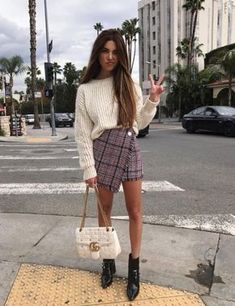 Petite Fashion Outfits, Fashion Skirts, Skirts With Boots, Men Hair, Preppy Look, Short Curly Hair, Inspired Outfits